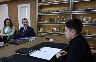 Başkan Dere, koltuğunu Taha’ya devretti