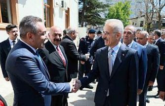 Başkan Dere, Sungurlu’nun ulaşım ihtiyaçlarını Bakan Uraloğlu’na iletti