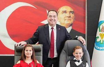 Başkan Dutlulu koltuğunu çocuklara emanet etti
