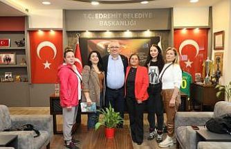 Başkan Mehmet Ertaş hayvanseverlerle bir araya geldi