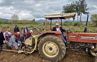 Başkan Pütün tütün sezonun başlamasıyla birlikte üreticiyle tarlada buluştu