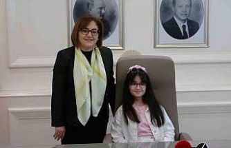 Başkan Şahin koltuğunu devretti