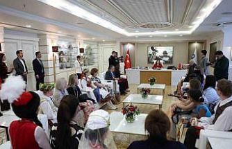 Başkan Vekili Büşra Özdemir dünya çocuklarını ağırladı