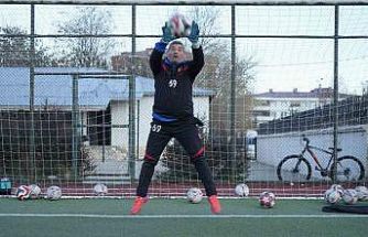 ’Bayburt’ müdür hem ismiyle hem de 40 yıllık futbol tutkusuyla dikkat çekiyor