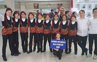 Bayburt Ortaokulu halk oyunlarında Türkiye beşincisi oldu