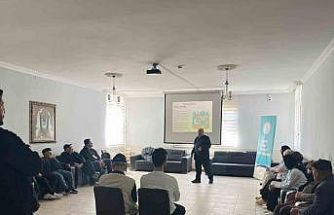 Bayburt’ta huzurevi sakinlerine akılcı ilaç kullanımı anlatıldı