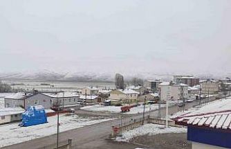 Bayburt’un köylerinde kar ve sis etkili oldu