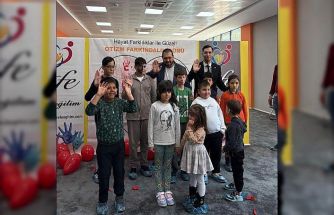 Bayındır’da Otizm Farkındalık Günü’nde renkli bowling şenliği