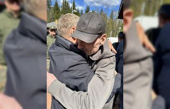 Belarus, Polonyalı gazeteci Poczobut’ı serbest bıraktı