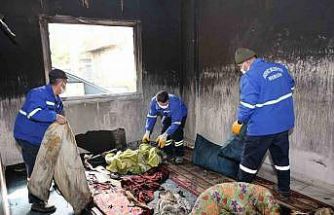 Belediye ekipleri yangının izlerini sildi, değerli eşyaları teslim etti