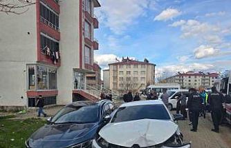 Bingöl’de iki otomobil çarpıştı: 4 yaralı