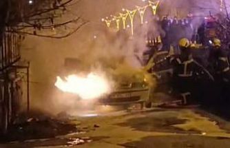 Bitlis’te seyir halindeki araç alev aldı