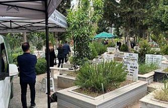 Boğazına çilek kaçarak hayatını kaybeden minik Mustafa Mersin’de toprağa verildi