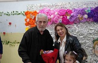Bu kez yaşlılar minikleri ziyaret etti