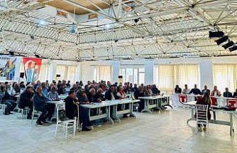 Buldanlı üzüm üreticileri bilgilendirildi