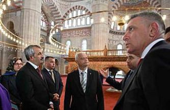 Bulgaristan İçişleri Bakanı Emil Dachev Selimiye Camii’ne hayran kaldı