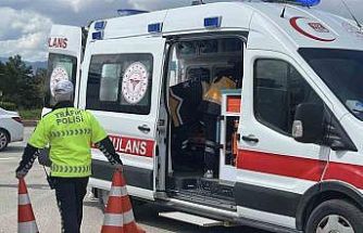 Burdur’da otomobil ile motosiklet çarpıştı: 2 yaralı