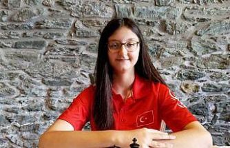 Bursa Büyükşehir Belediyesporlu Arya Aydoğan dünya dördüncüsü