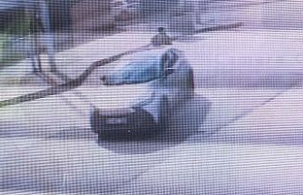 Bursa’da cip ile motosiklet çarpıştı, 2 kişi yaralandı: Kaza anı kamerada