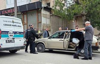 Bursa’da genç otomobilin içinde ölü bulundu