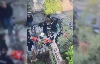 Bursa’da kaza yapan araç merdivenlerden yuvarlandı: 1 yaralı