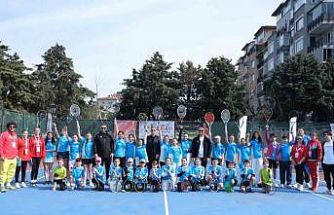 Büyükçekmece’de Bahar Şenliği’nde tenis heyecanı zirve yaptı