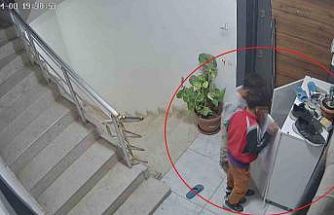 Çalınan ayakkabılarının peşine düşen adam, çocuk hırsızların evinde onlarca ayakkabıyla karşılaştı