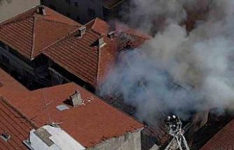 Çatı yangınında annenin dikkati faciayı önledi