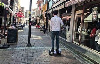 Çay dağıtımına yetişemeyince ’cincır’ ile servise başladı