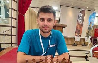 Çeşmeli satranç oyuncusu Talat Yıldız’dan Almanya’da büyük başarı