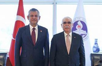 CHP Genel Başkanı Özel: "Anayasa Mahkemesi, Türkiye’de herkesin, her türlü tartışmadan uzak tutması gereken bir mahkeme"