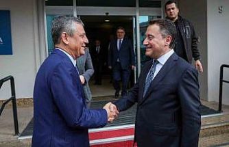 CHP Genel Başkanı Özel: "Anayasal zorunluluk sürecinde olduğumuz konusunda hemfikir olduk"