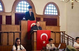 Çocuk meclisinden tarihi atmosferde 23 Nisan özel oturumu