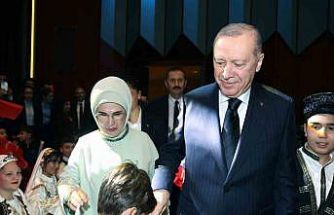 Cumhurbaşkanı Erdoğan: "İnsanlık zincirinin ebediyet halkası olan siz çocuklarımız geleceğimizi şekillendireceksiniz"