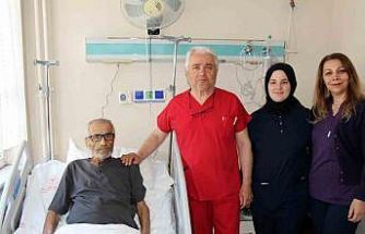 Dalağı normal boyuttan 40 kat büyük olan hastan başarılı operasyonla sağlığına kavuştu