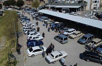 Demirci 2. El Oto Pazarı kapılarını açtı