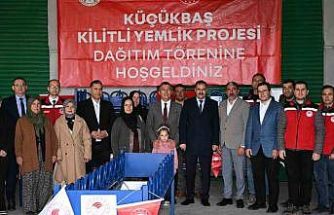 Demirci’de küçükbaş üreticilerine "Kilitli yemlik" desteği