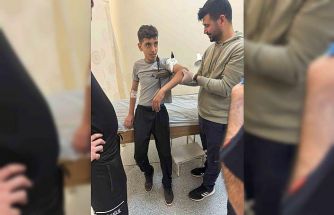 Diyarbakır’da demir korkuluk, küçük çocuğun koluna saplandı