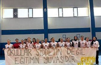 Diyarbakır’da öğrencilerin açtığı pankart duygulandırdı