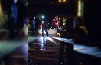 Diyarbakır’da selde mahsur kalan çobanı AFAD ve JAK ekipleri kurtardı