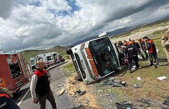 Diyarbakır’da yolcu otobüsü devrildi: 1 ölü, 13 yaralı