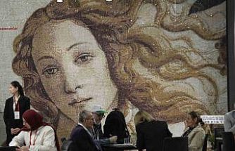 Doğal taşın kalbi İzmir’de atıyor