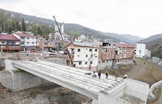 Dörtyol-Akpınar-Erikli ulaşım bağlantısını güçlendiren köprüde sona gelindi