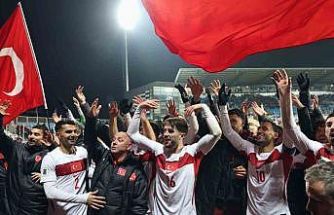 Dünya Kupası’na katılmayı hak eden Milliler, stattan ayrıldı