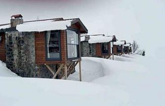 Dünyaca ünlü Handüzü Yaylası’nda kar etkisini sürdürüyor