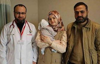 Dünyada 5 binde bir görülüyor: Yemek borusu kapalı doğan bebek, ameliyat ile sağlığına kavuştu