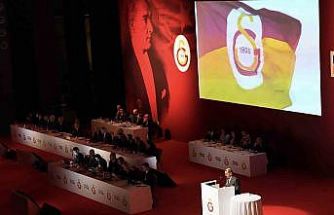 Dursun Özbek: "FIFA kokartı olmayan, tartışmalı bir hakemi bu maça atayarak sinir uçlarımızla oynuyorlar"