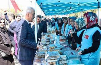 Düzce’de ihtiyaç sahibi nişanlı gençler için hayır çarşısı