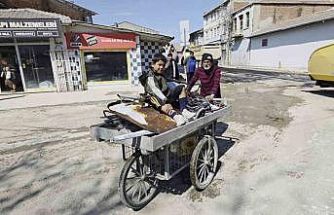 Edirne’de 23 Nisan’da farklı bir gün: Biri eğlendi biri çalıştı