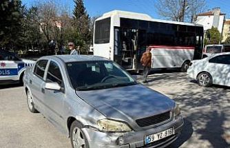 Edirne’de minibüs ile otomobil çarpıştı: 1 yaralı